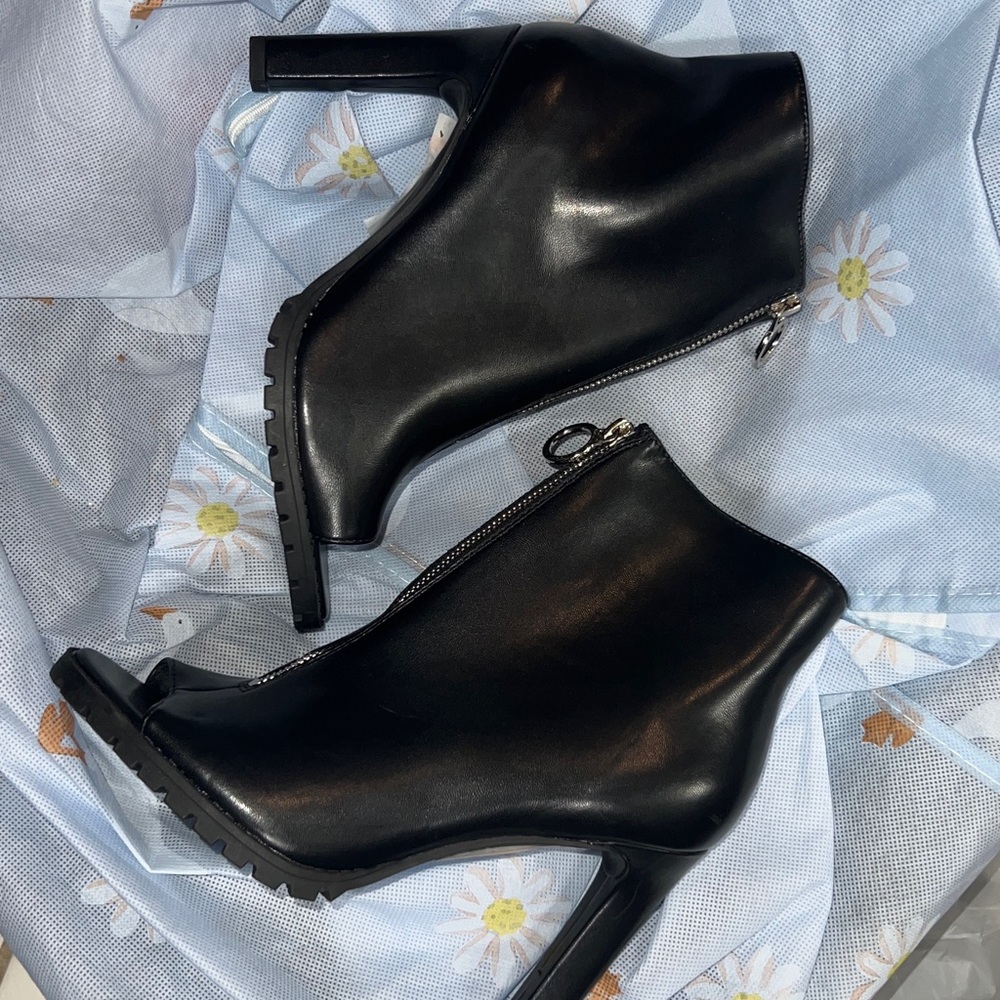 Bar III Dillan P NEW Zip Up Peep Toe Vegan Leather Ankle Booties Black US 9